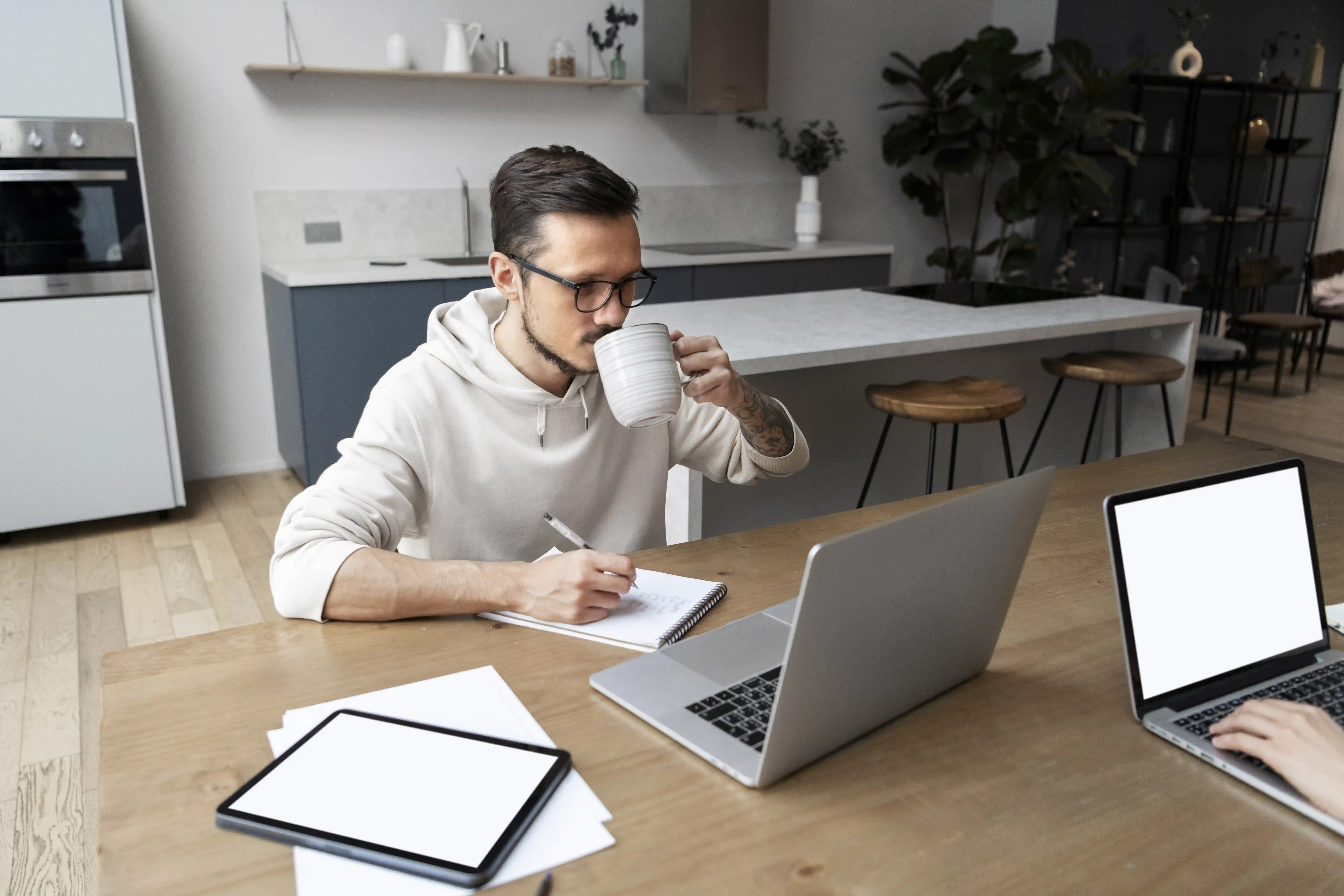 Working From Home vs. Office: What Science Says About Productivity, Wellbeing, and the Future of Work